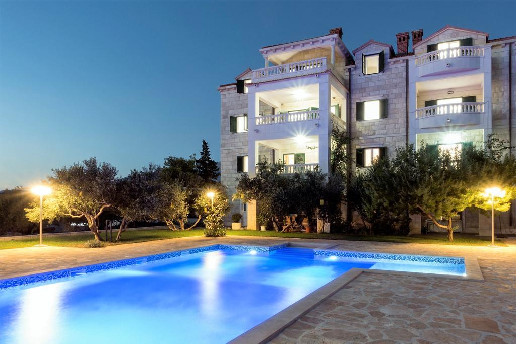 Apartments Villa Barbara Сумартин Екстериор снимка