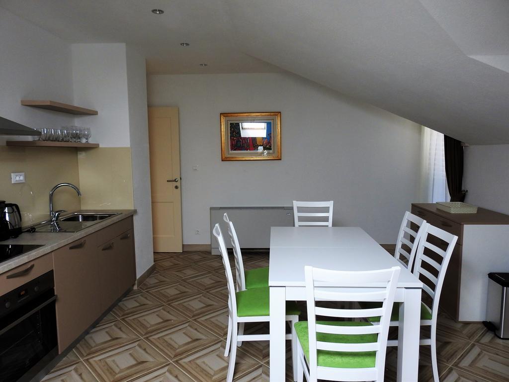 Apartments Villa Barbara Сумартин Екстериор снимка