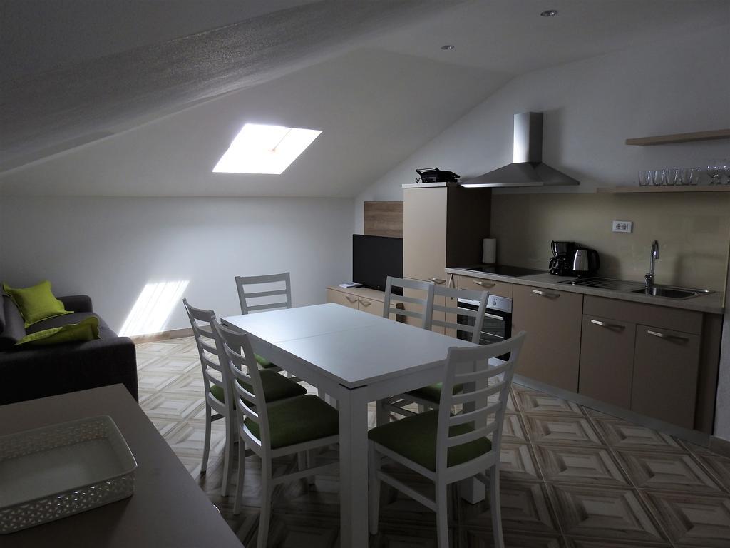 Apartments Villa Barbara Сумартин Екстериор снимка