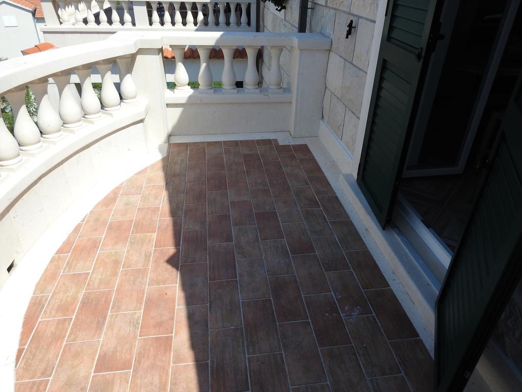 Apartments Villa Barbara Сумартин Екстериор снимка