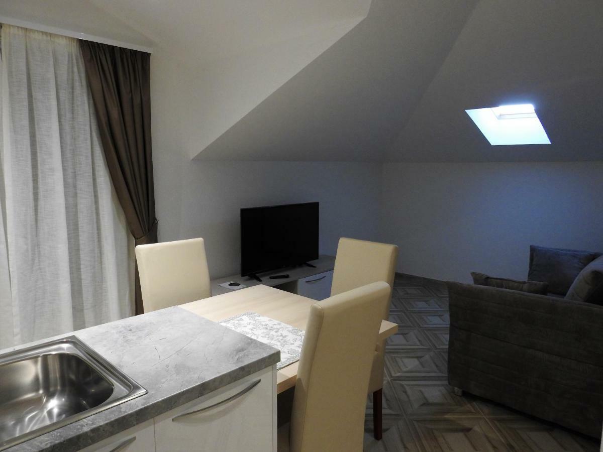 Apartments Villa Barbara Сумартин Екстериор снимка
